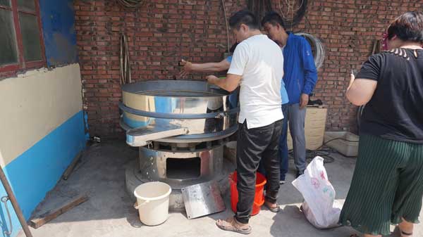 藜麥除雜好色先生网站污試機3：進行藜麥篩分